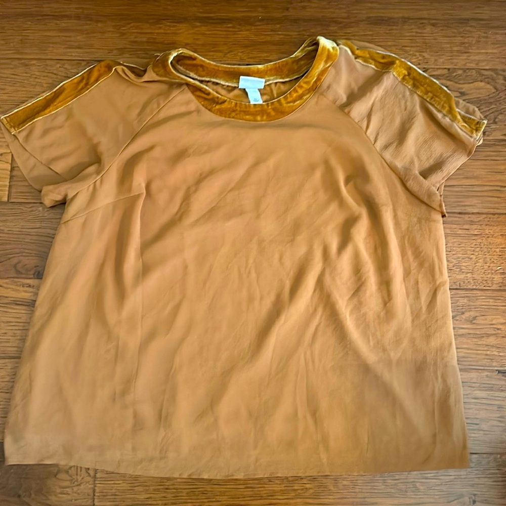 WORN A FEW TIMES: 2X AVA AND VIV VELOUR COLLAR MUSTARD COLORED BLOUSE